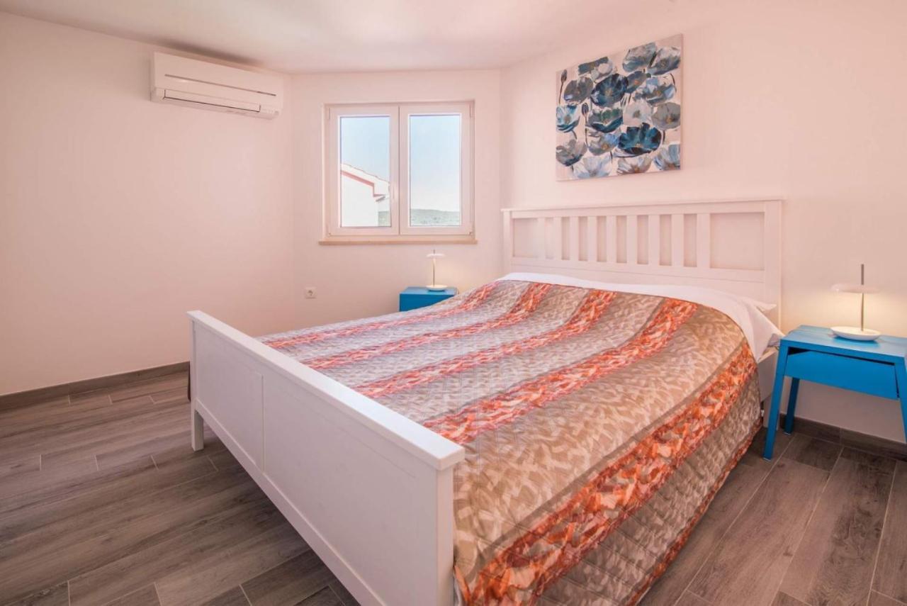 Apartman Zoe Vrbnik Exterior foto
